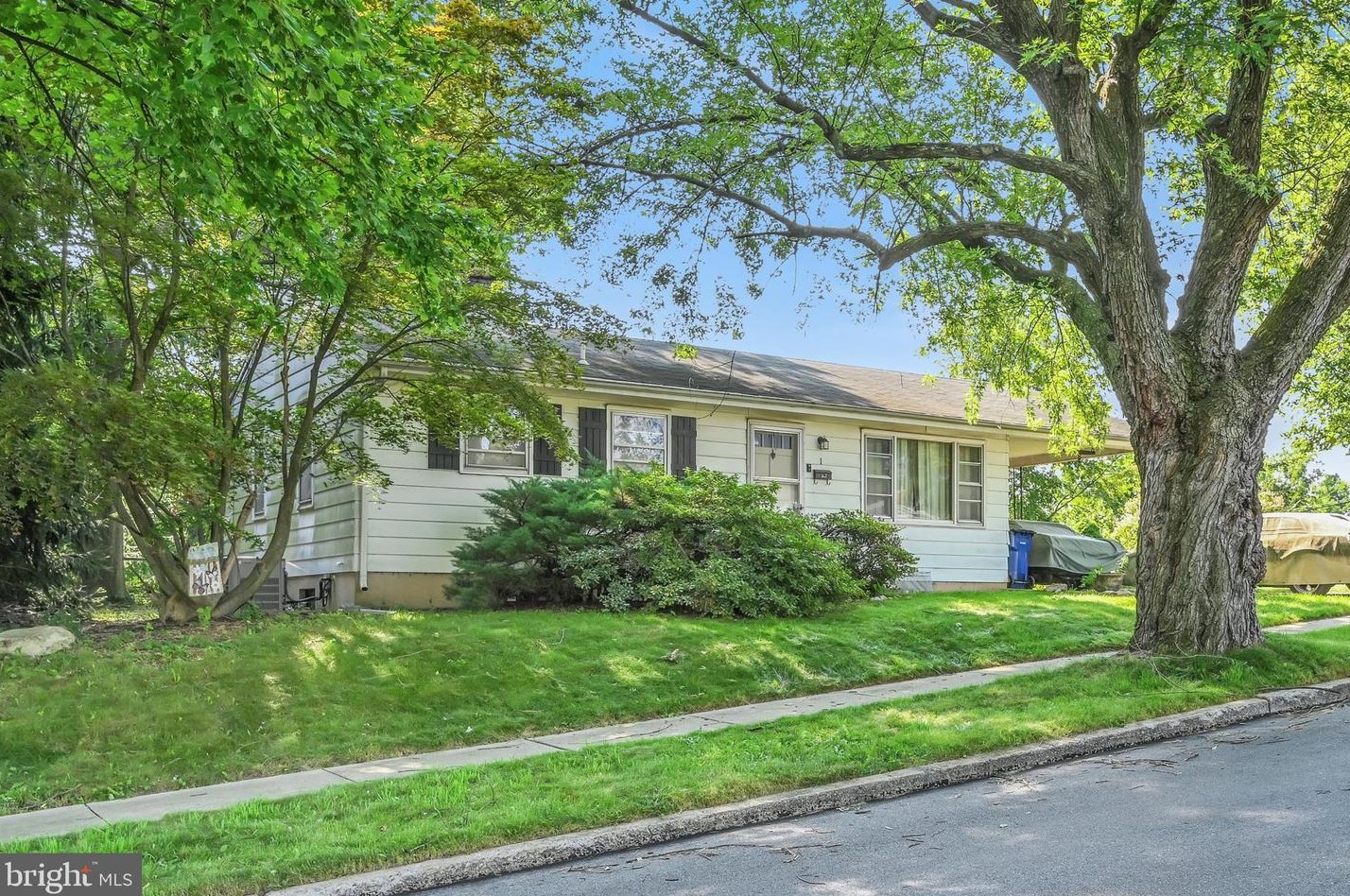 1 Shirley Dr, Hbg Inter Airp, PA 17057-3341