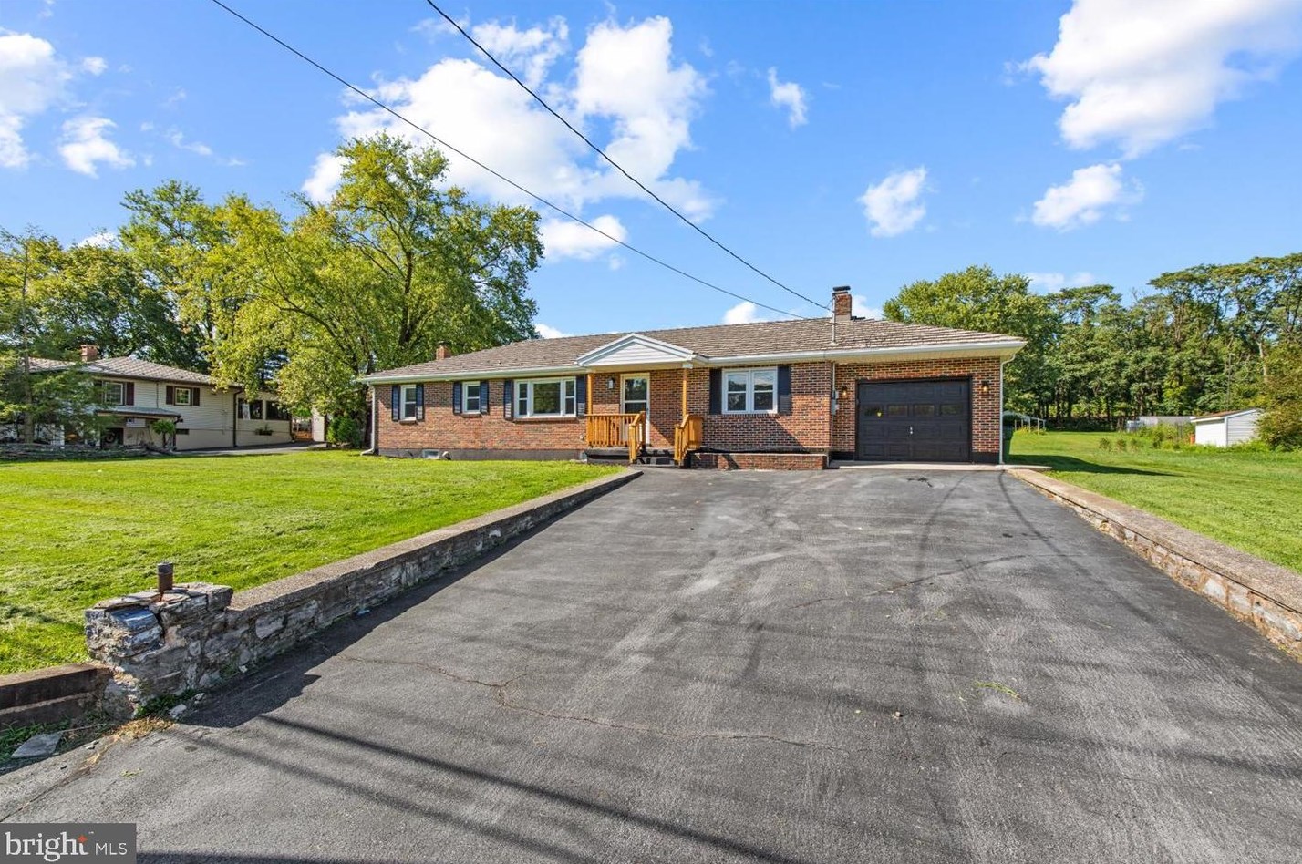 400 Pleasant View Rd, Hummelstown, PA 17036