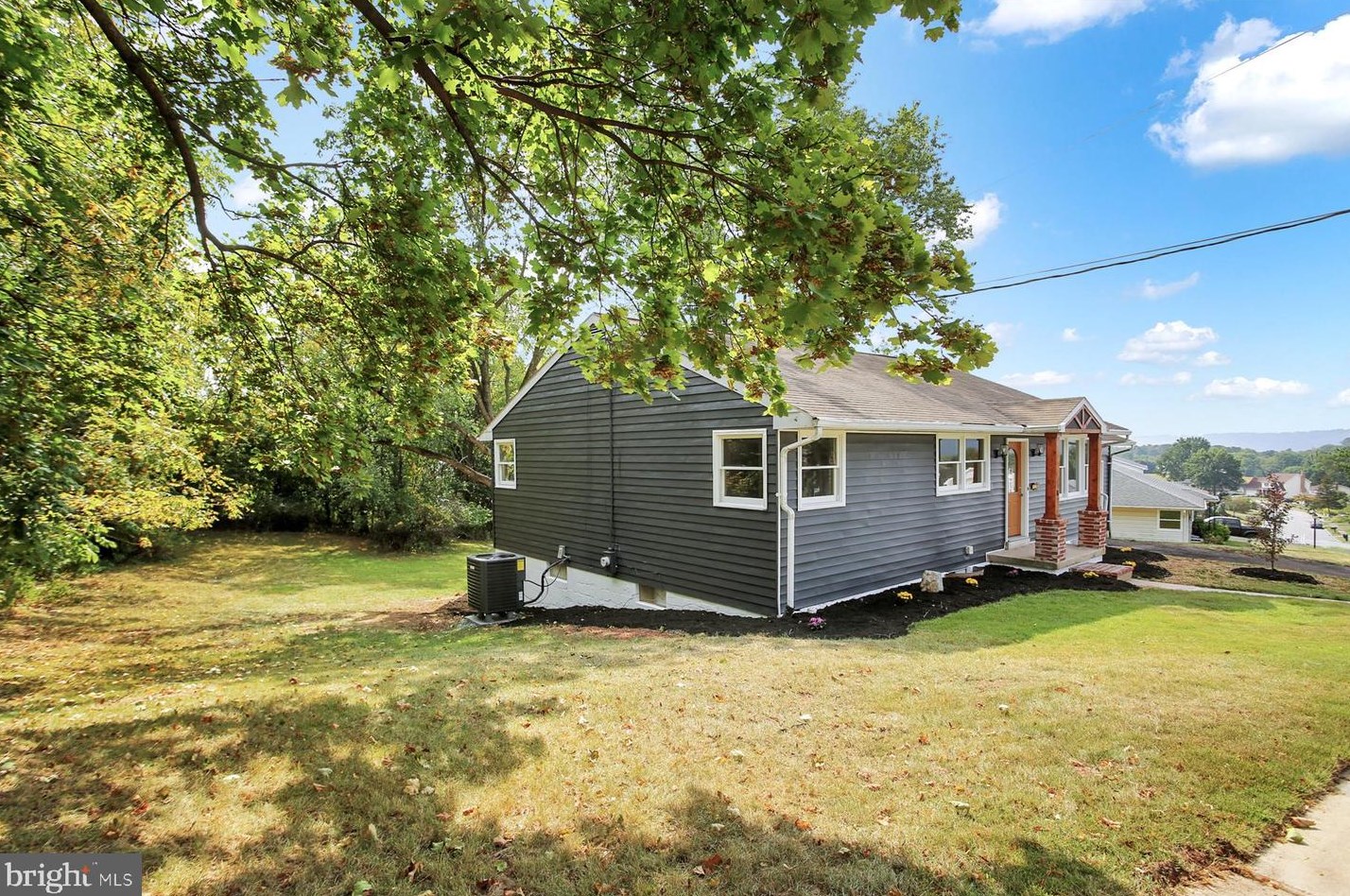 6 Riverview Dr, Hbg Inter Airp, PA 17057-3433