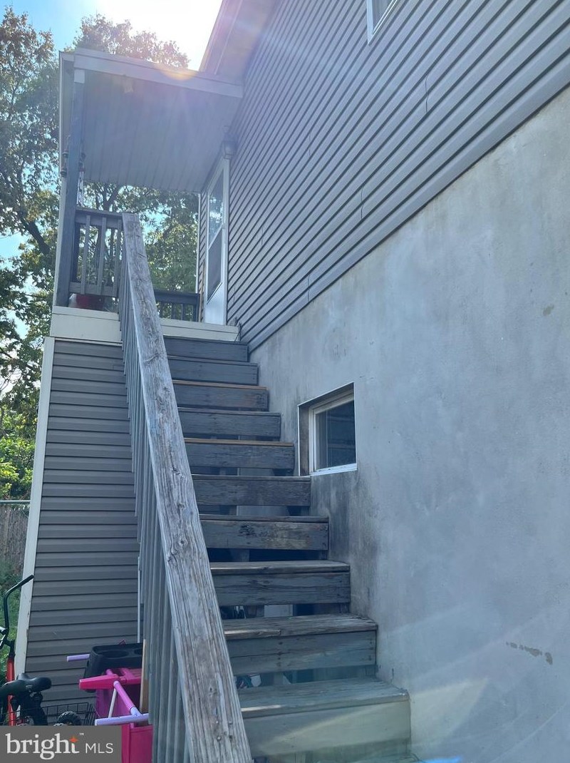 1446 Regina St, Harrisburg, PA 17103-2338