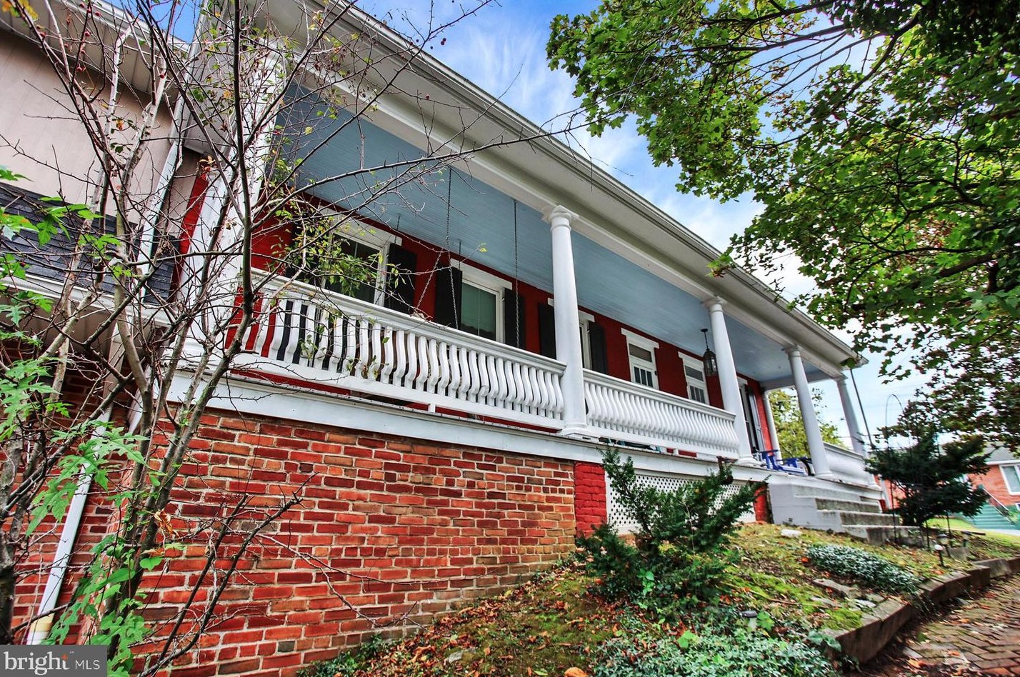 1 N Hanover St, Swatara, PA 17033