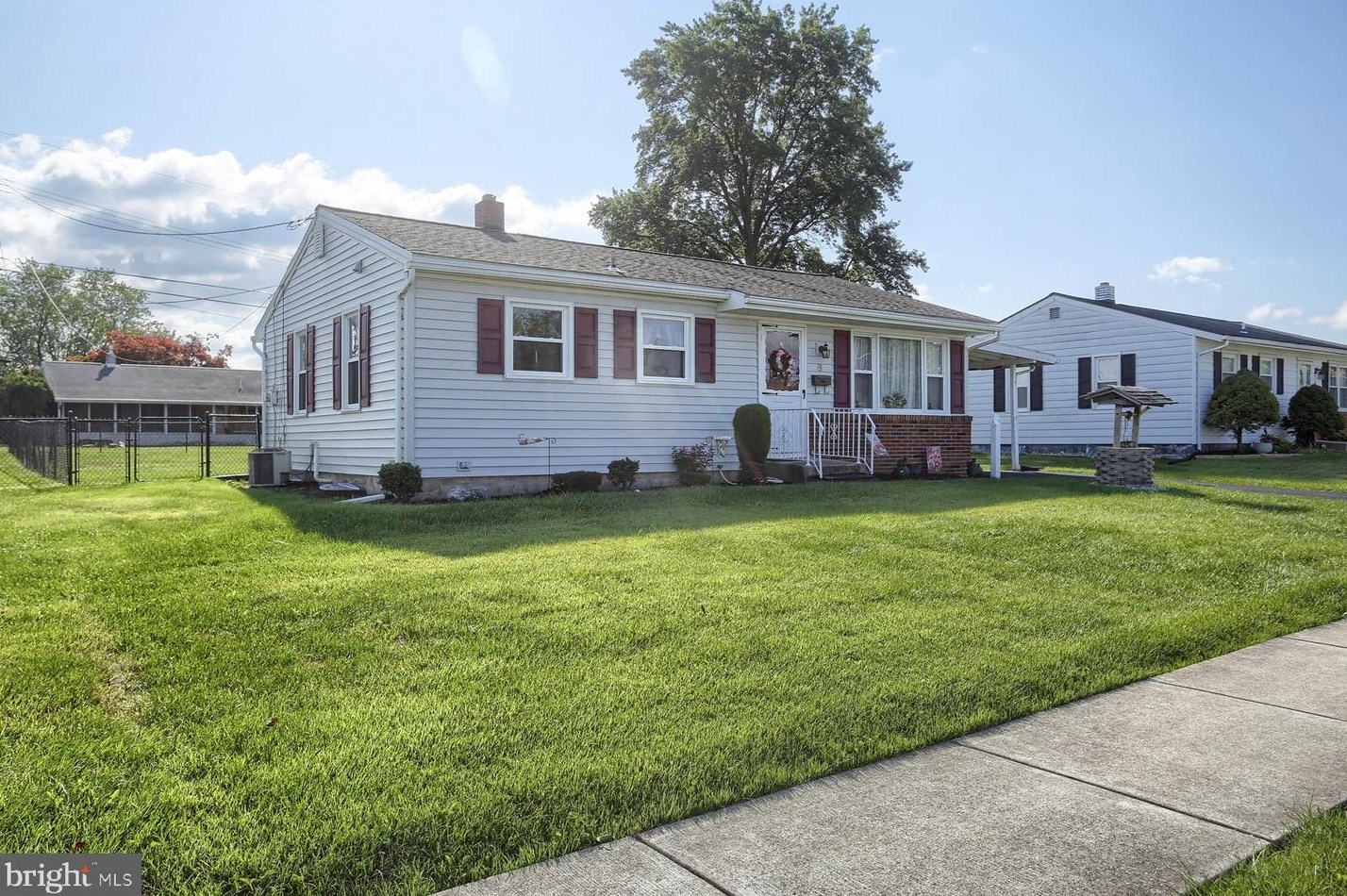 8 Nissley Dr, Hbg Inter Airp, PA 17057-3328