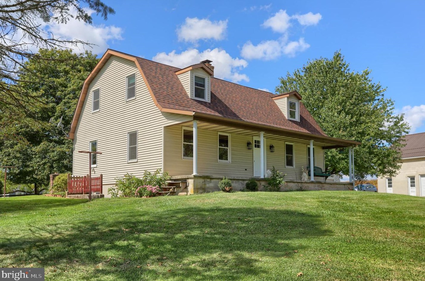 303 Gates Rd, Swatara, PA 17033