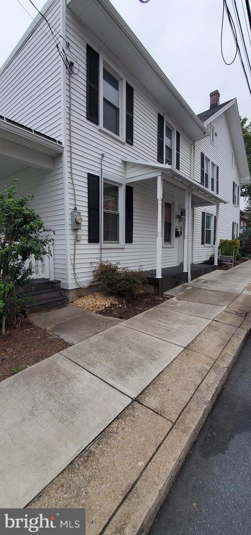 104 Main St, Hbg Inter Airp PA 17057-1216 exterior