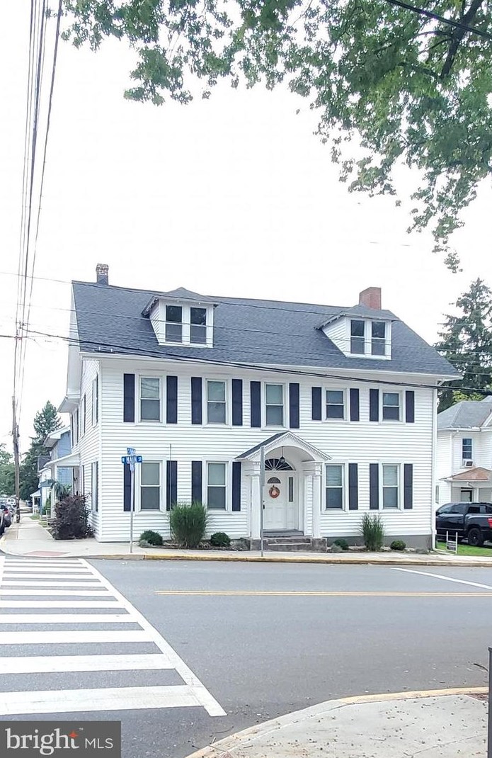 104 Main St, Hbg Inter Airp, PA 17057-1215