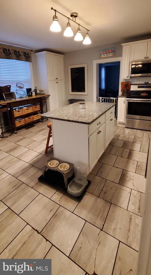 104 Main St, Hbg Inter Airp PA 17057-1216 exterior