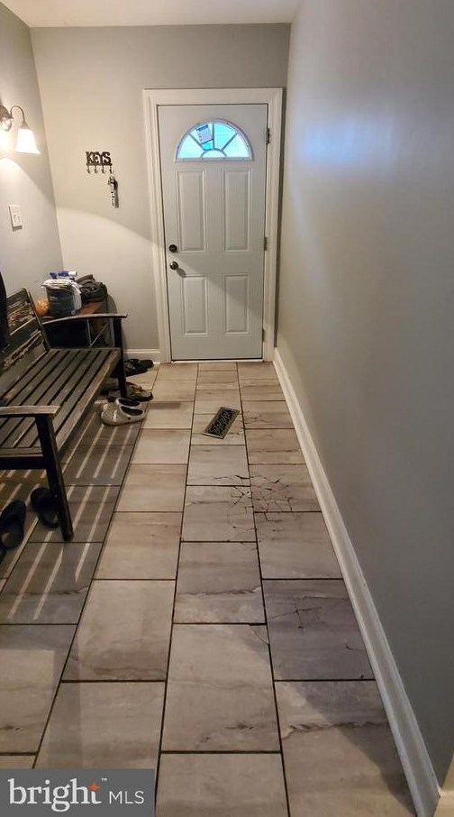 104 Main St, Hbg Inter Airp PA 17057-1216 exterior