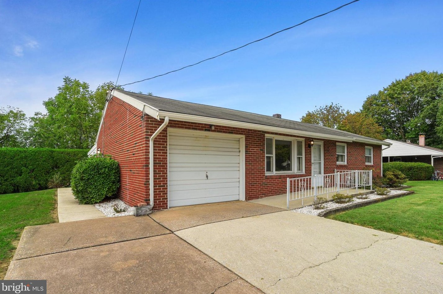 1094 Acri Dr, Harrisburg, PA 17111-2914