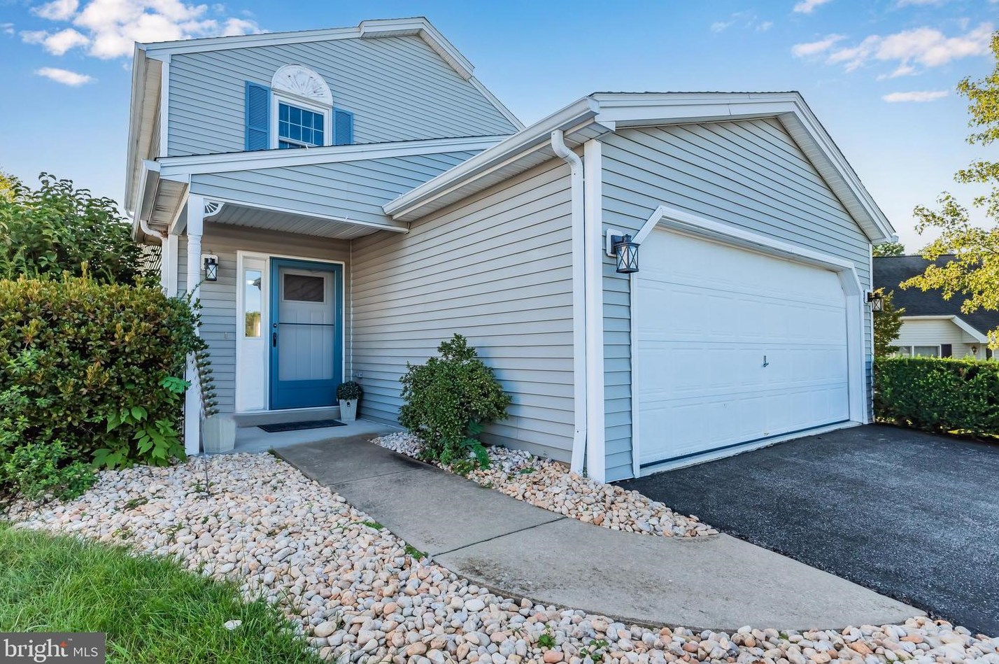 6071 Regent Dr, Harrisburg, PA 17112-8536