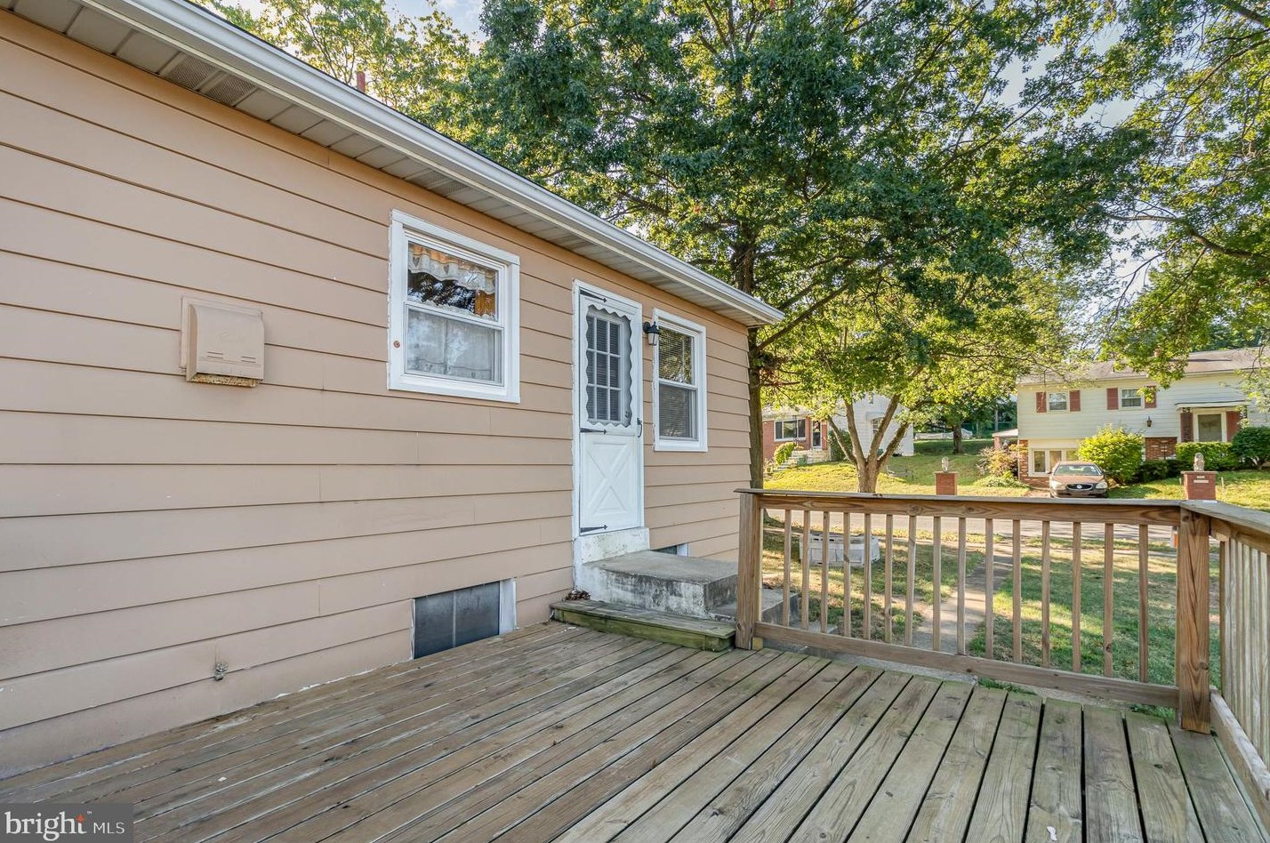 302 Hickory Hill Ter, Harrisburg PA  17109-1222 exterior