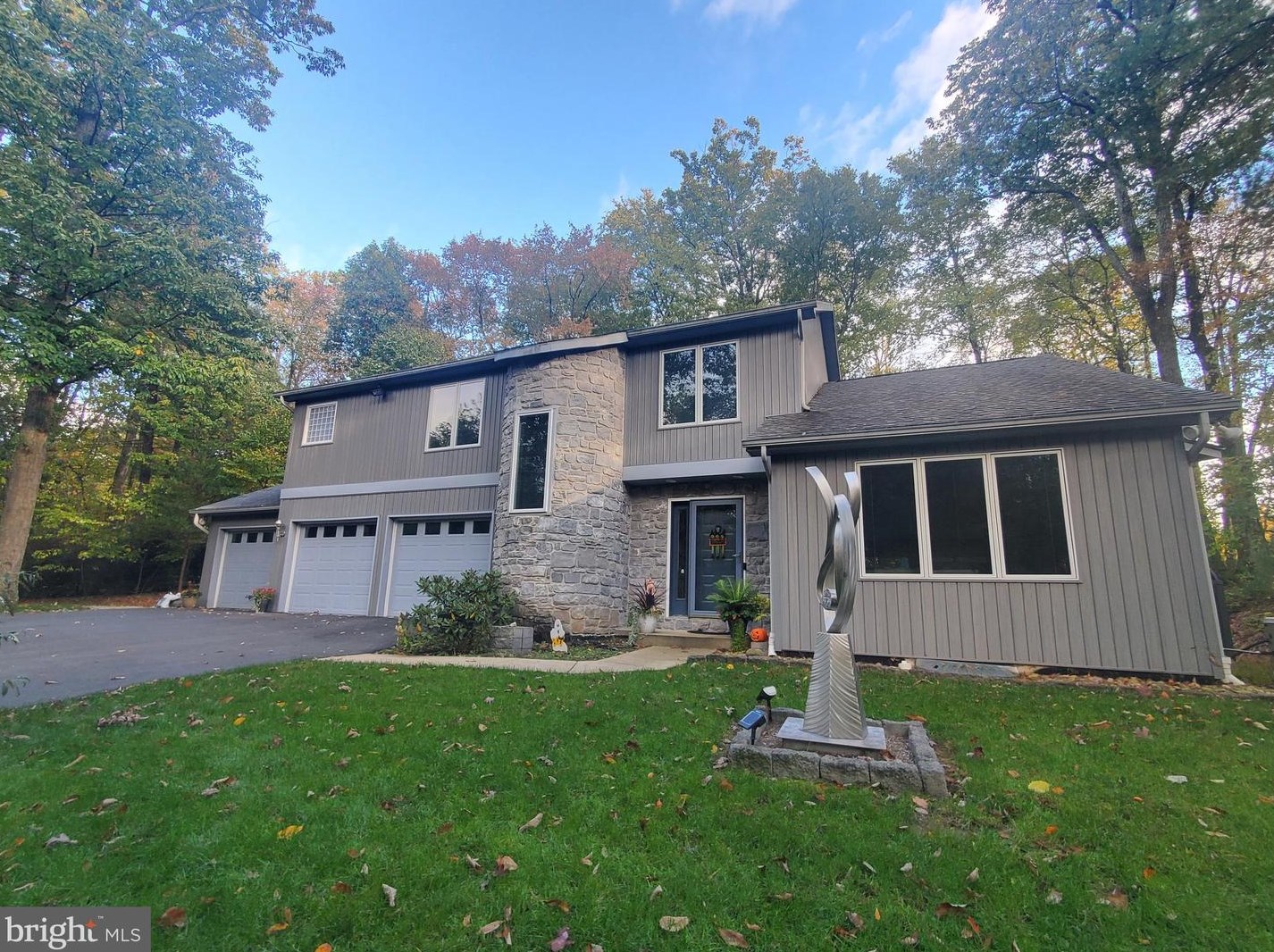 4005 Pine Needles Dr, Harrisburg, PA 17112-8422