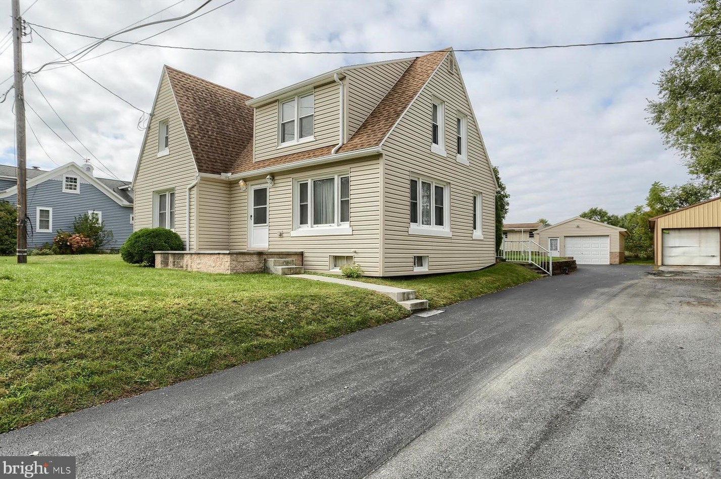 787 Manada Bottom Rd, Harrisburg, PA 17112-8817