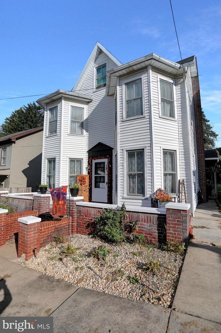 322 Armstrong St, Powells Vly, PA 17032