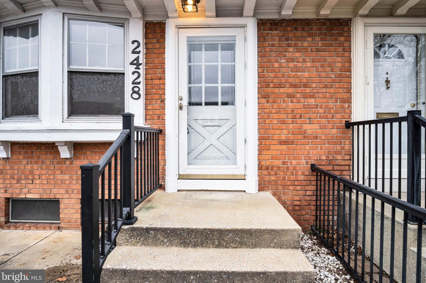 2428 Mercer St, Harrisburg, PA 17104-2131
