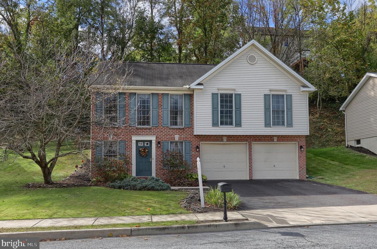 21 Sweet Arrow Dr, Hummelstown, PA 17036