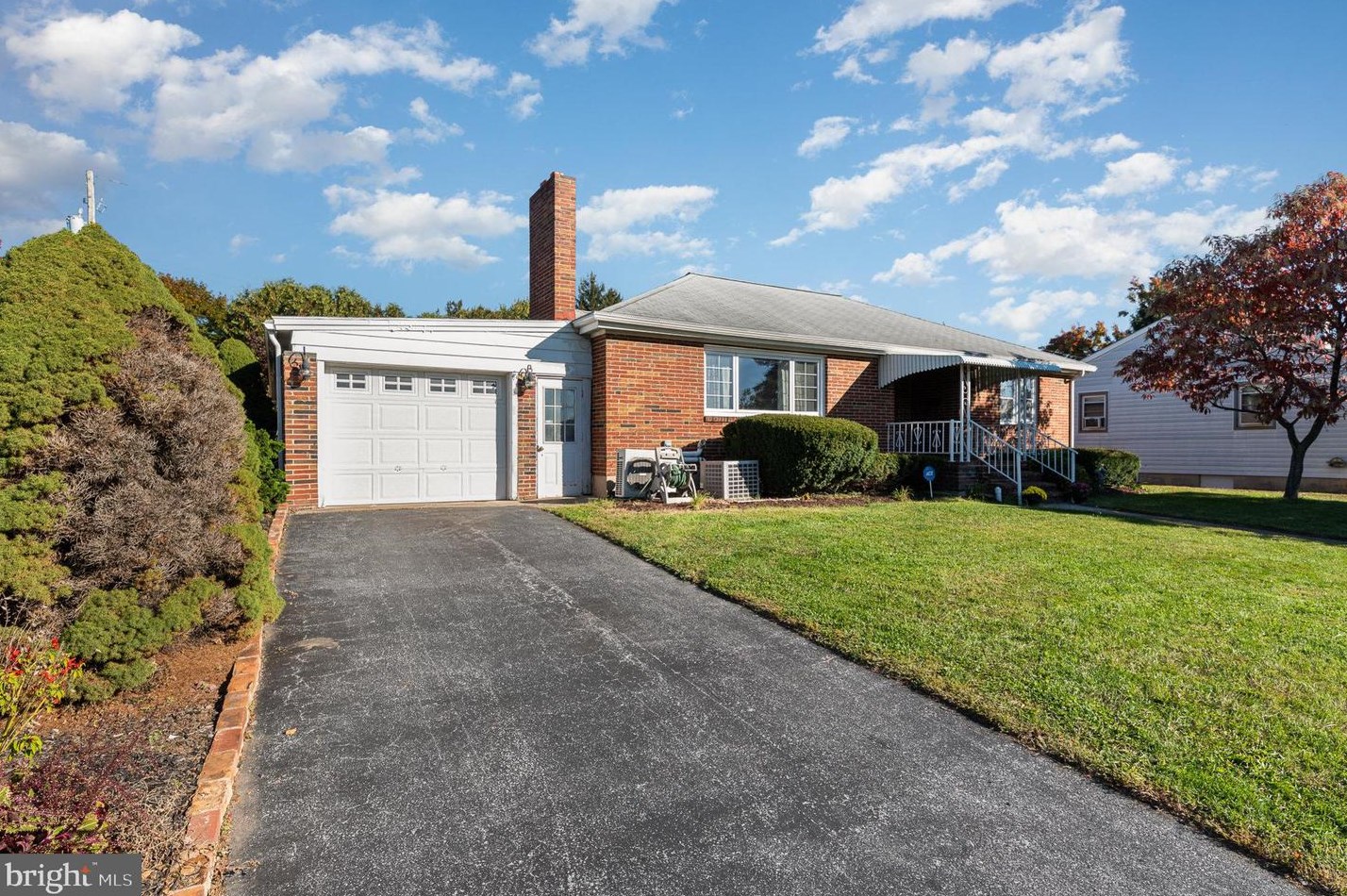 6160 Somerset St, Harrisburg, PA 17111