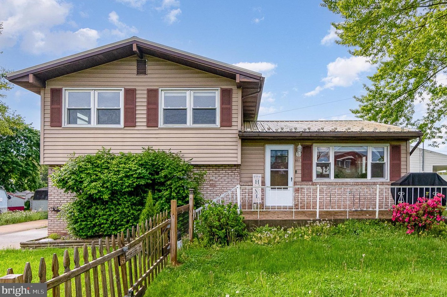 801 Elizabeth Ave, Water Gap, PA 17018-9385