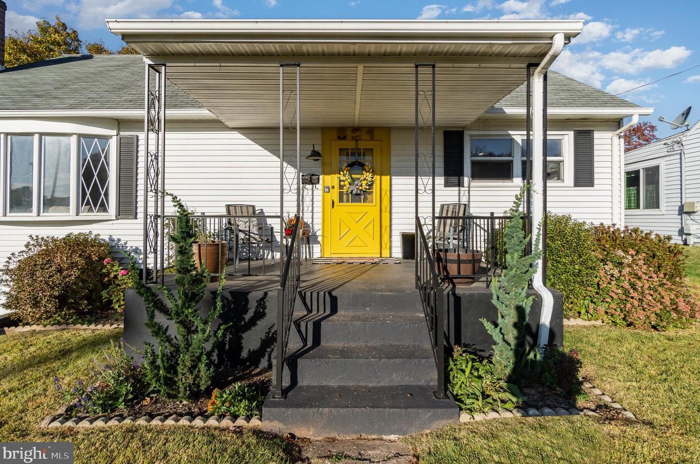 621 Spruce St, Hbg Inter Airp, PA 17057