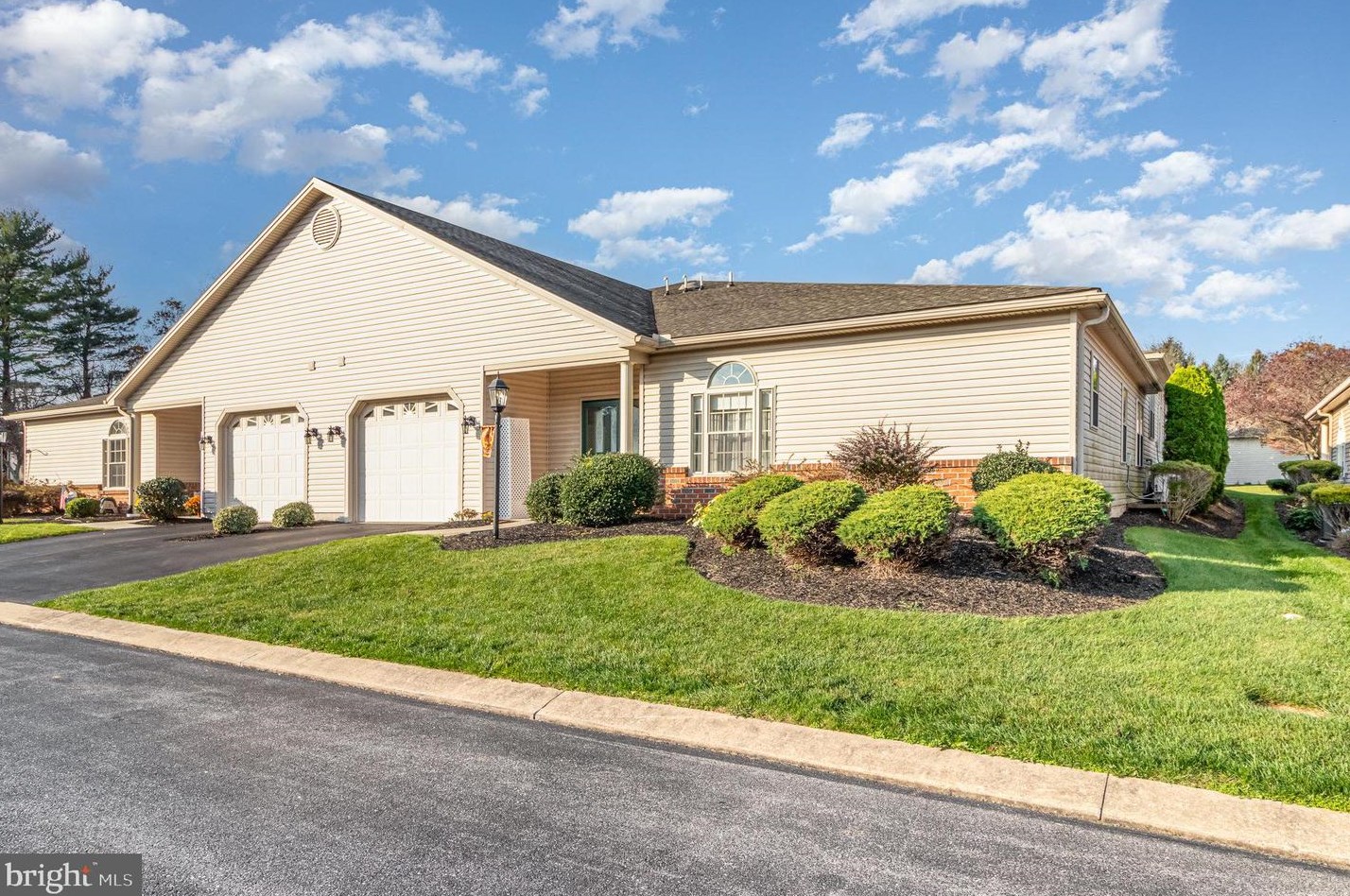 156 Leonard Ln, Harrisburg, PA 17111-4779