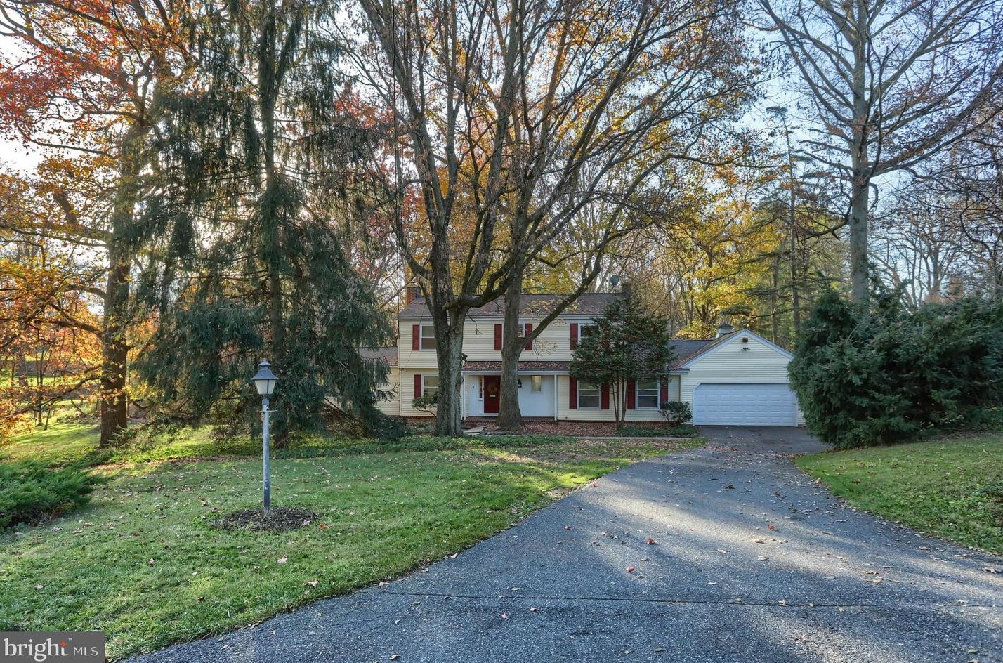2 Spring Creek Ln, Swatara, PA 17033