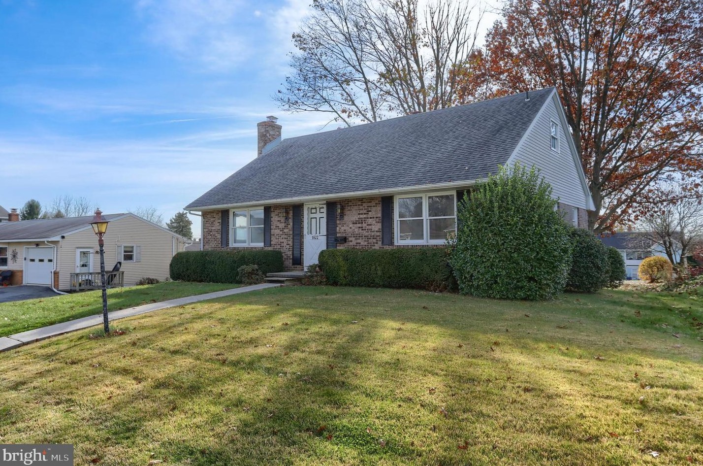 1622 Palm St, Swatara, PA 17033