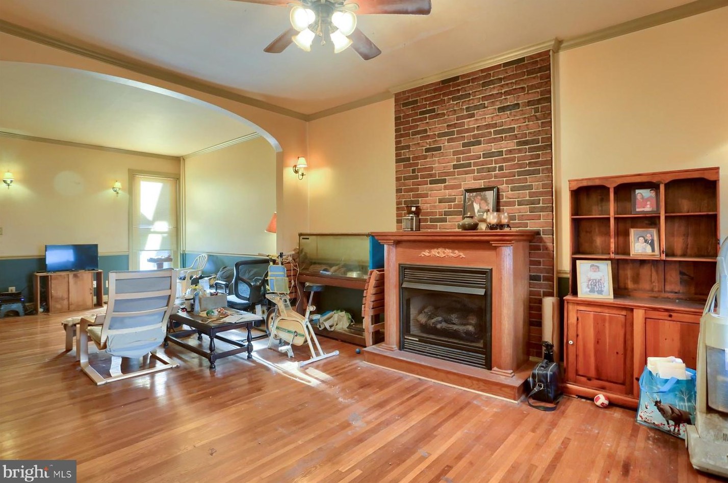 368 Pine St, Harrisburg, PA 17113