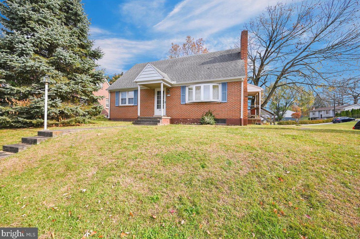 11 State Dr, Harrisburg, PA 17112