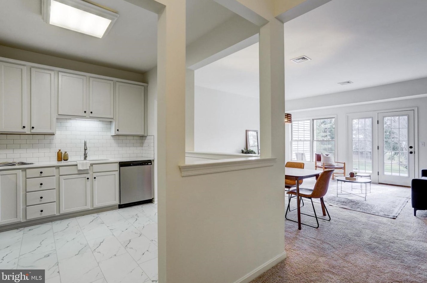 1936 Deer Run Dr, Hummelstown, PA 17036