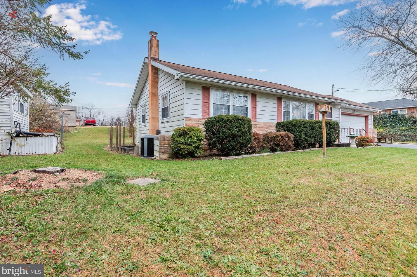 503 Hilldale Pl, Hummelstown, PA 17036-9387