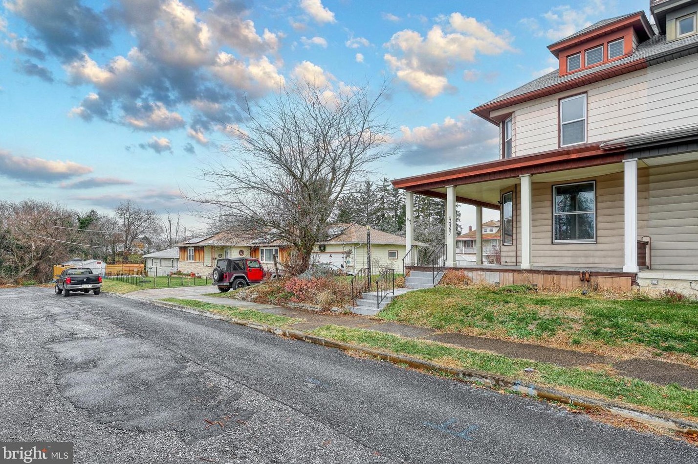 2487 S 2nd St, Harrisburg, PA 17113