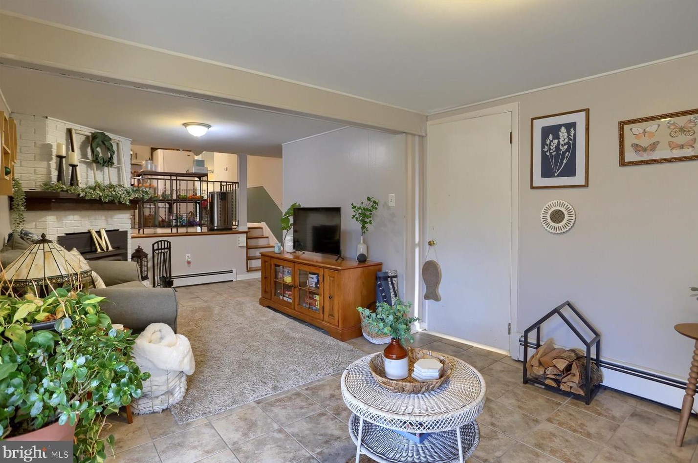 216 Fairville Ave, Harrisburg PA  17112-9701 exterior