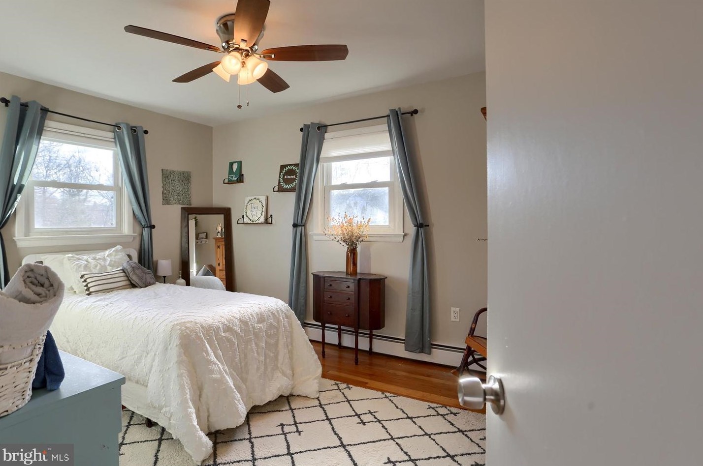 216 Fairville Ave, Harrisburg PA  17112-9701 exterior