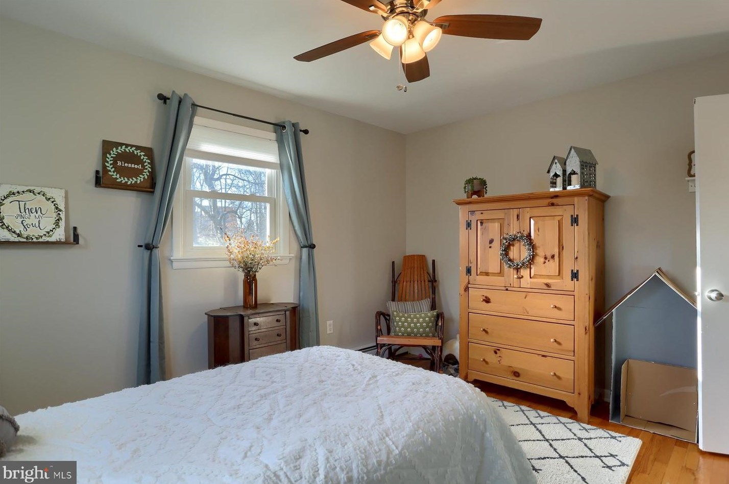 216 Fairville Ave, Harrisburg PA  17112-9701 exterior