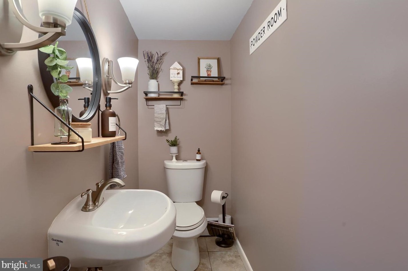 216 Fairville Ave, Harrisburg PA  17112-9701 exterior