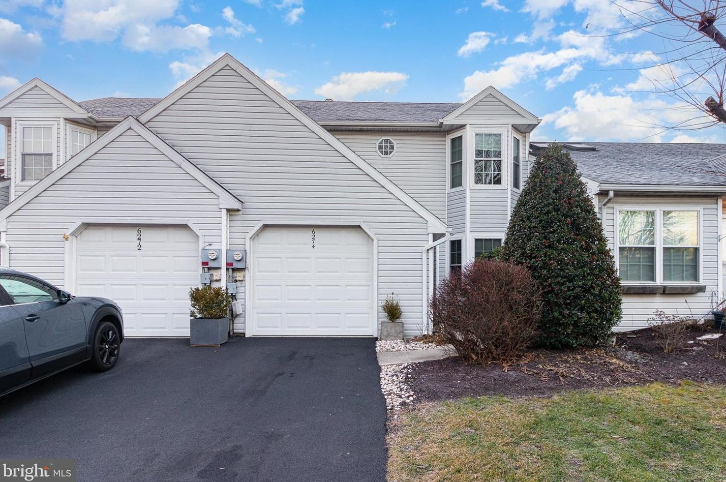 6274 Spring Knoll Dr, Harrisburg, PA 17111