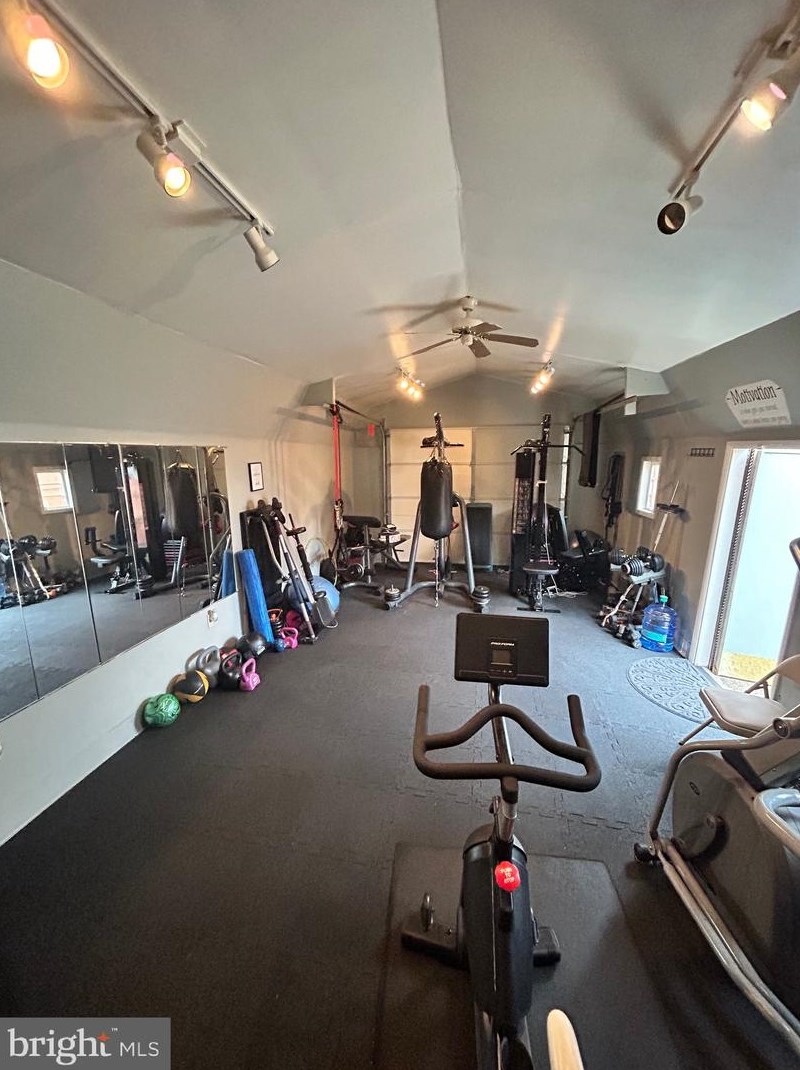 1625 Herr St, Harrisburg PA  17103-1450 exterior
