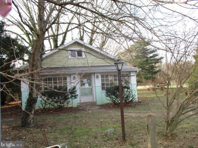 1270 Peters Mountain Rd, Water Gap, PA 17018