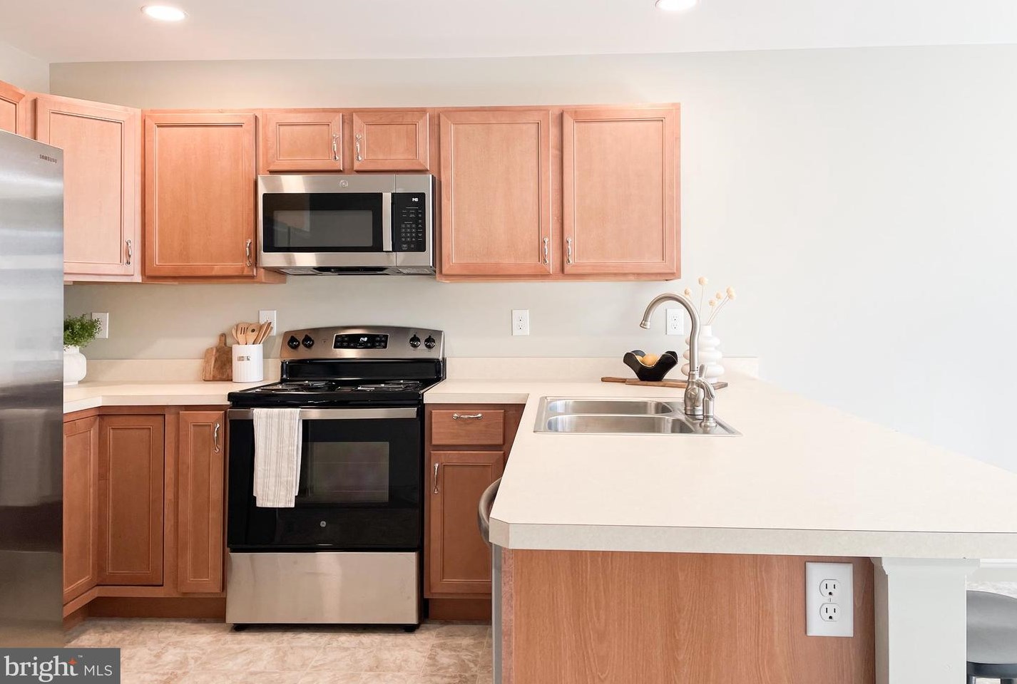 246 Hummel St, Harrisburg PA  17104-1728 exterior