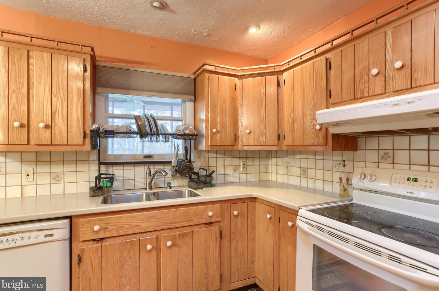 5556 Edsel St, Harrisburg PA  17109-5658 exterior