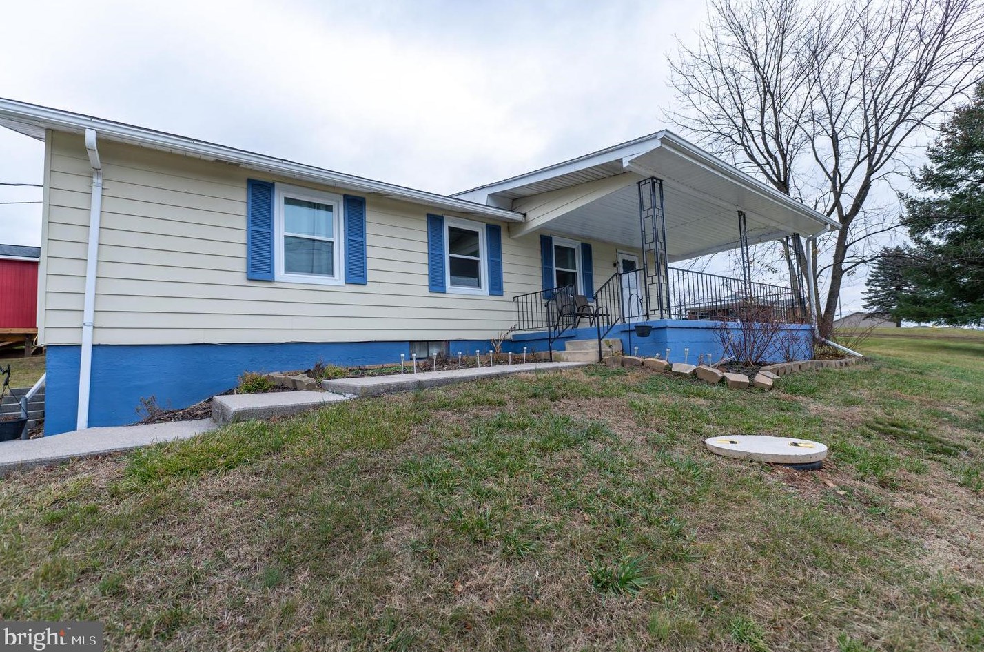 8366 Hilton St, Hummelstown PA  17036-8680 exterior