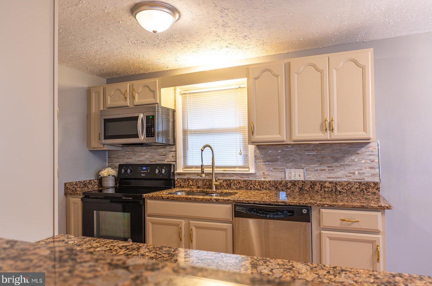 8366 Hilton St, Hummelstown PA  17036-8680 exterior