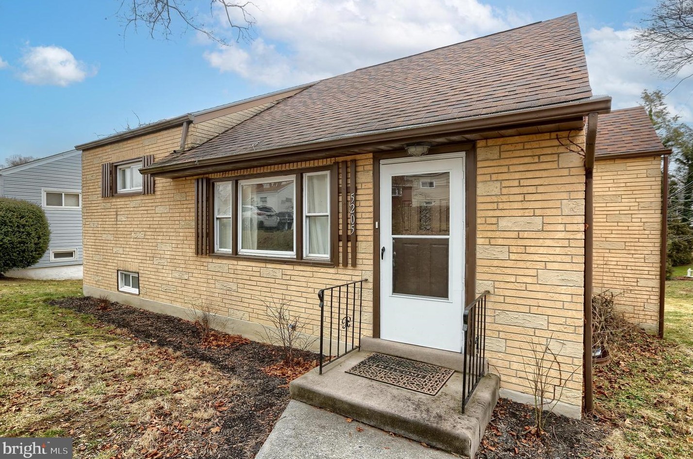 5205 Woodlawn Dr, Harrisburg, PA 17109-5545