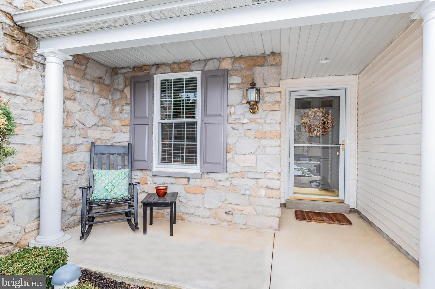 658 Springhouse Ln, Hummelstown, PA 17036-7015