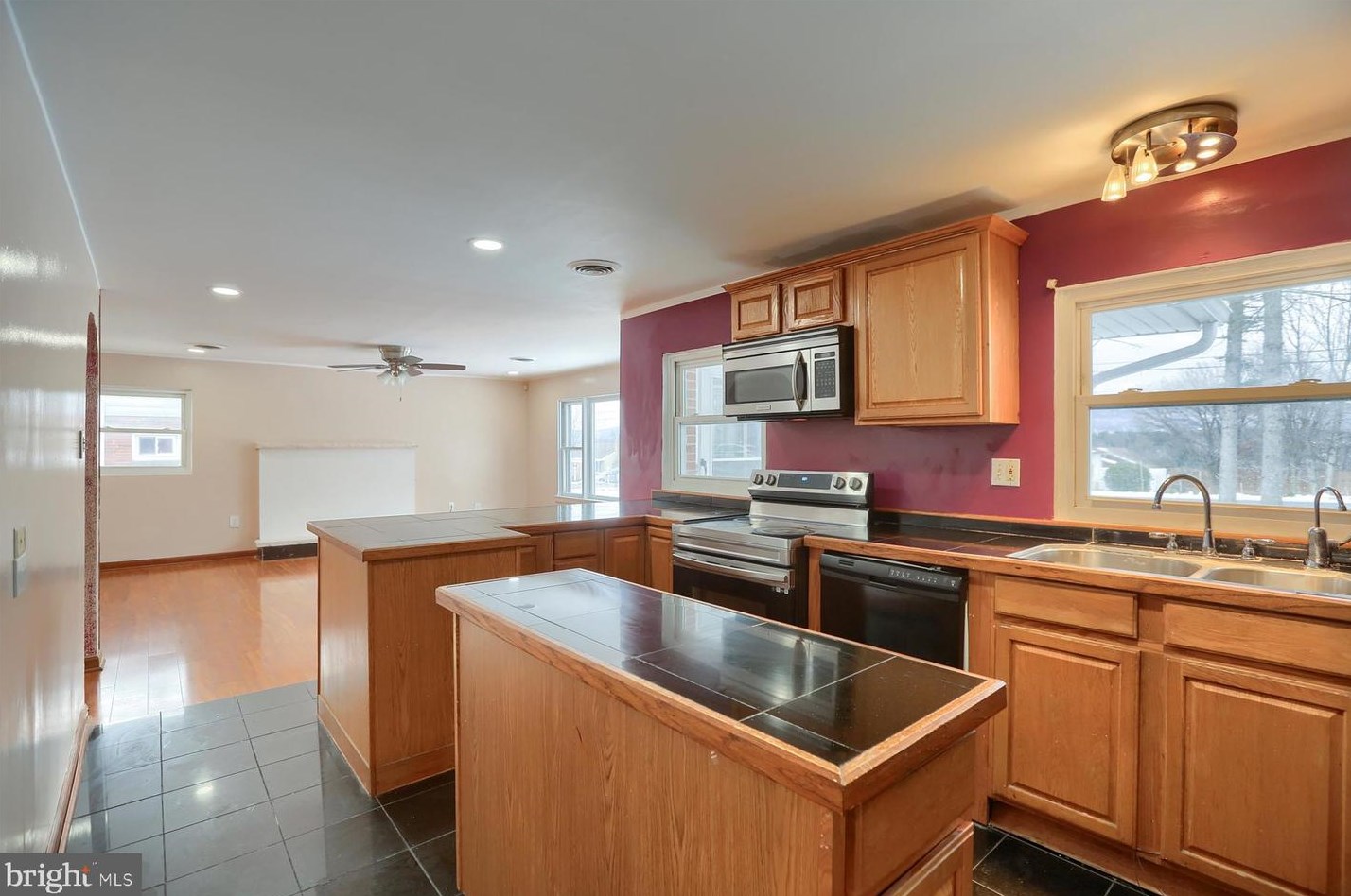 5003 Irene Dr, Harrisburg PA  17112-2138 exterior