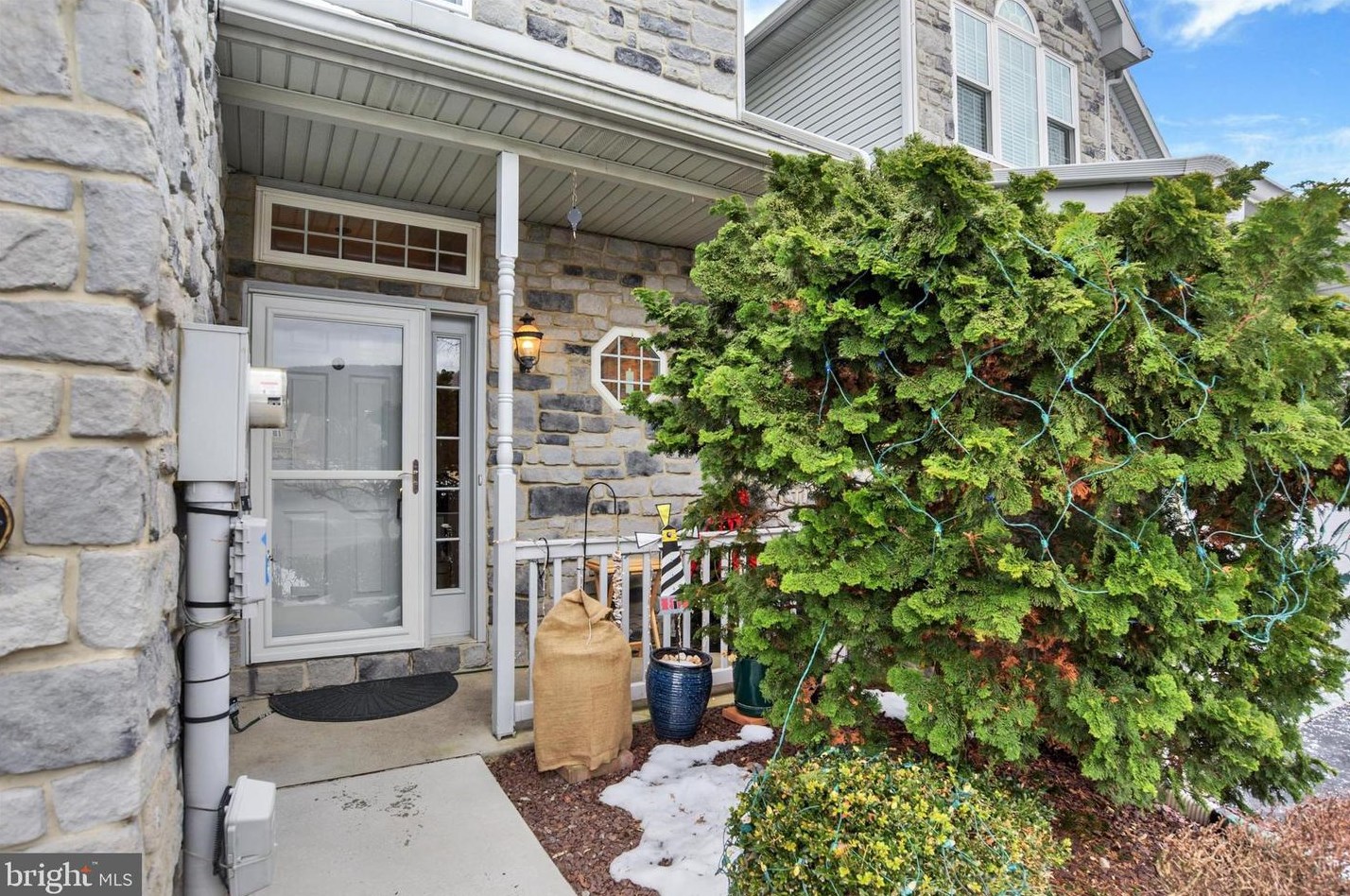 2885 Oakwood Dr, Harrisburg, PA 17110-3903