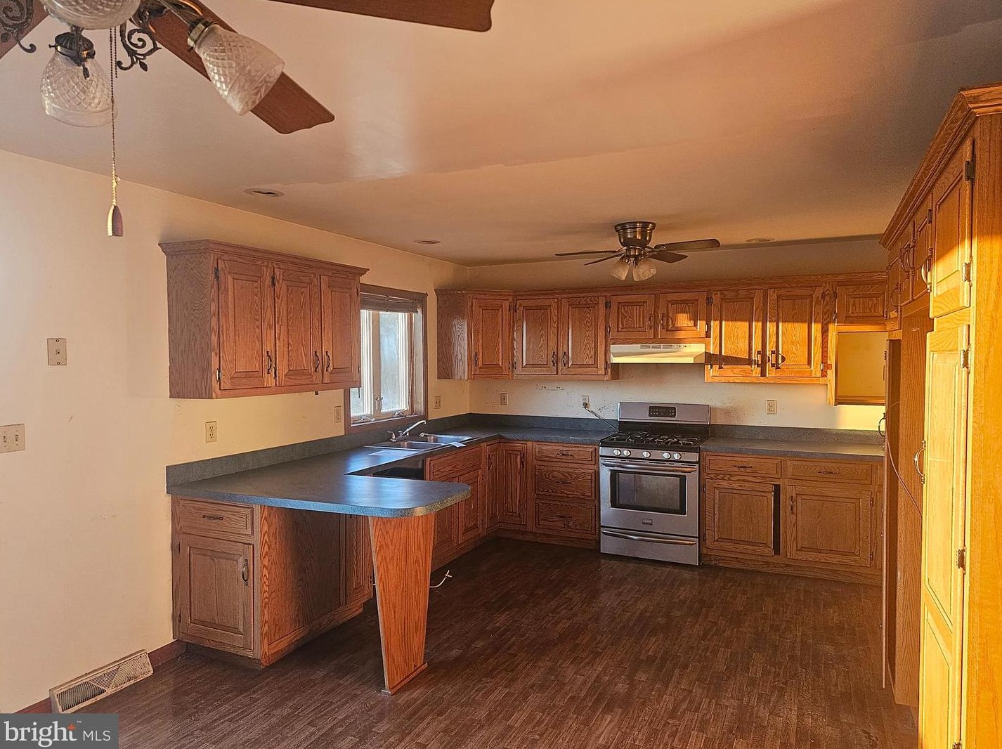 52 Sheetz Rd, Powells Vly, PA 17032