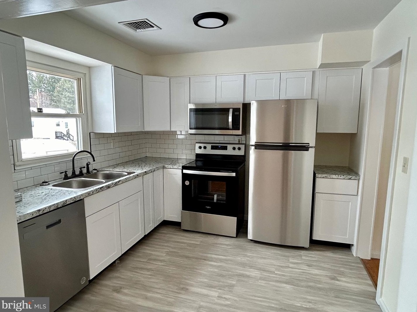 302 Hickory Hill Ter, Harrisburg PA  17109-1222 exterior