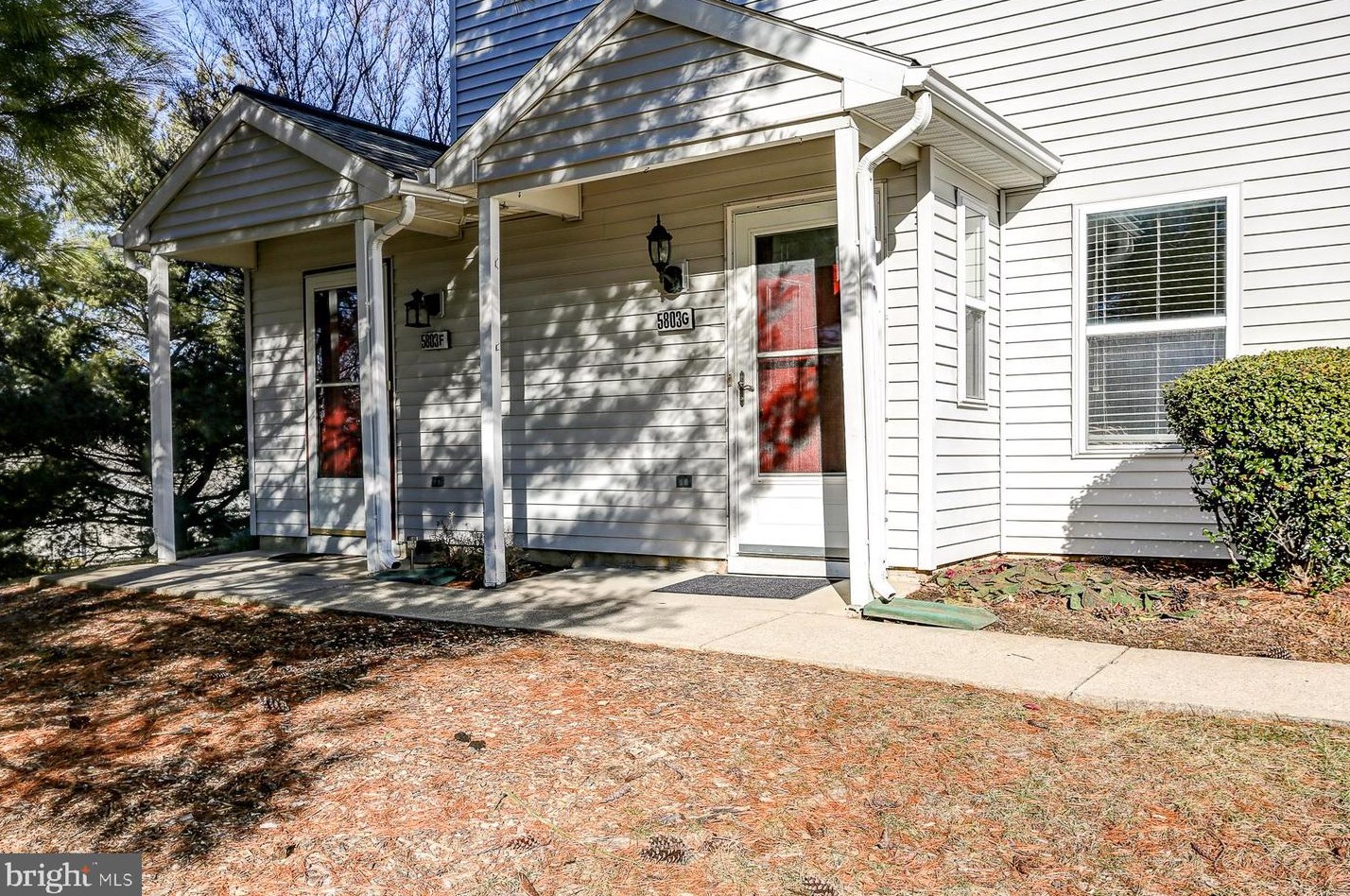 5803 Hidden Lake Dr, Harrisburg PA  17111-4678 exterior