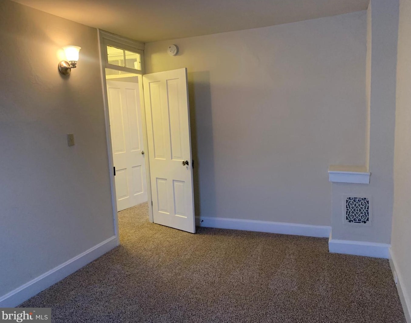 613 Peffer St, Harrisburg PA  17102-1025 exterior