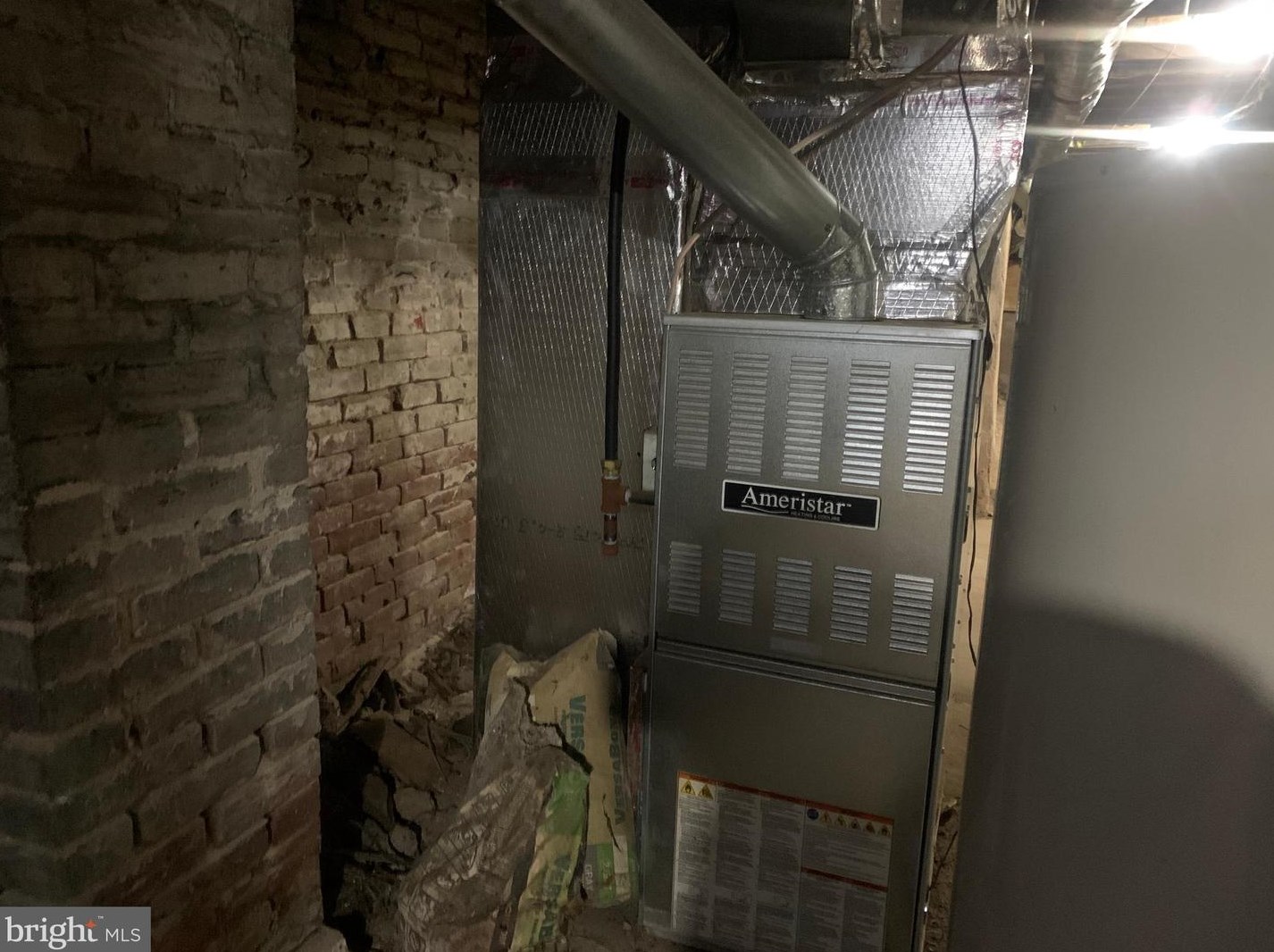 613 Peffer St, Harrisburg PA  17102-1025 exterior